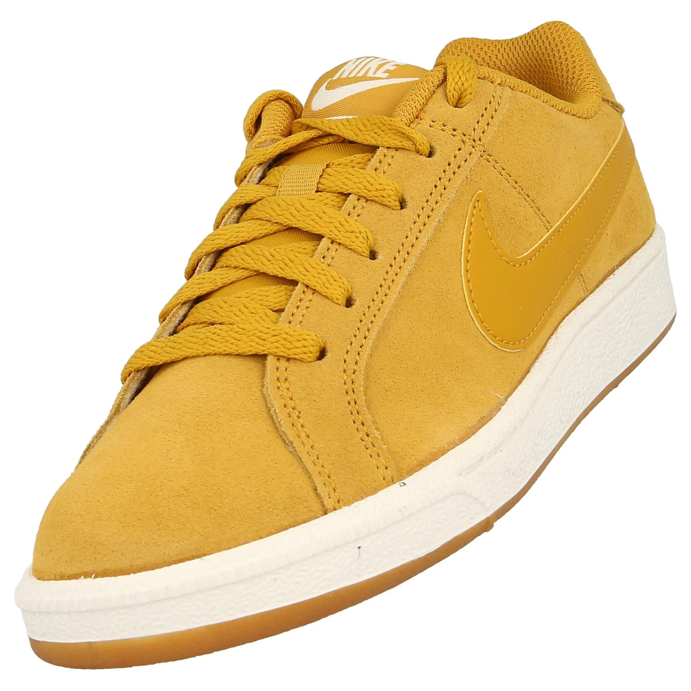 NIKE TENISICE WMNS NIKE COURT ROYALE SUEDE | Sport Vision
